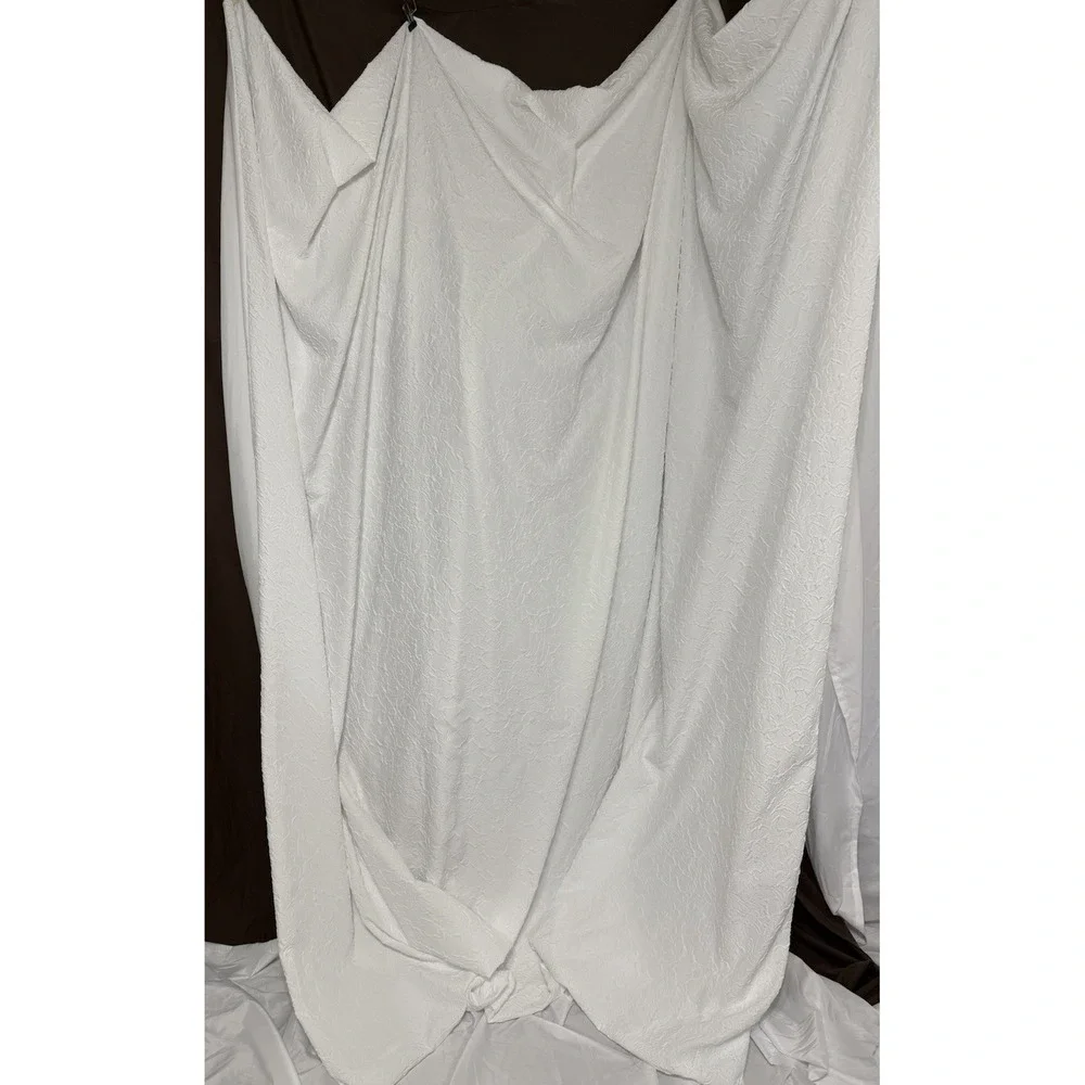 DKNY Soft Textured Solid White Duvet Cover  Queen Full‎  ,Buttons